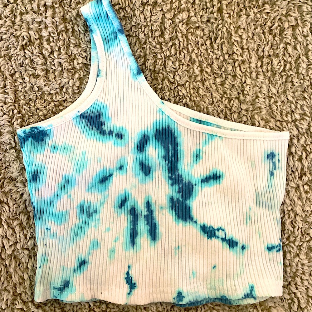 tie dye, one shoulder crop top